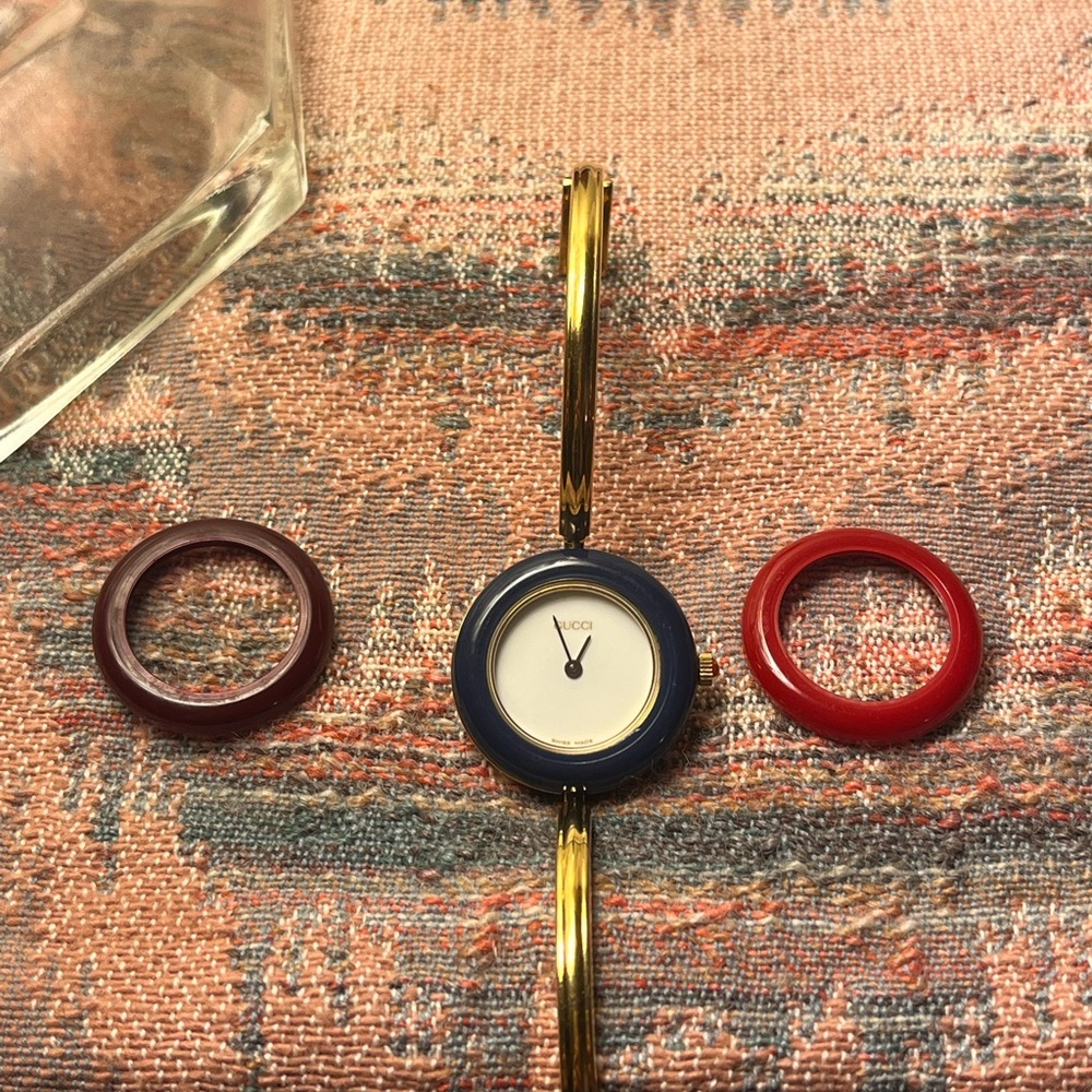 SOLD|| vintage gucci 11/12.2 interchangeable bezel watch